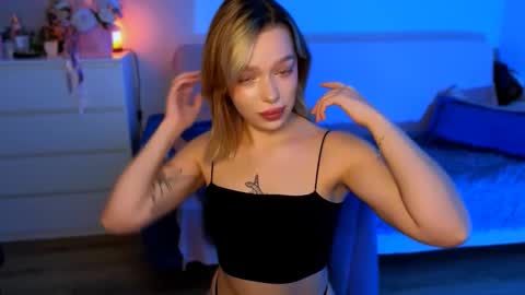 Ella online show from 11-14-25, 05:28