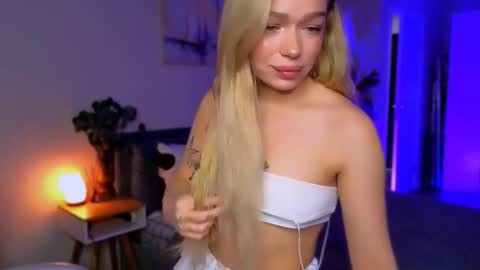 Ella online show from 03-09-26, 06:06