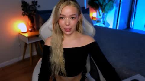 Ella online show from 04-09-26, 06:19