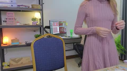 Snapshot of ellcrys chatting on 11-24-25, 10:53 im Elsa lets go Subscribe to my OF and Youtube -35 online show from 11-24-25, 10:53