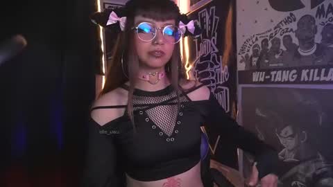 follow me on instagram .    online show from 01-16-26, 06:45