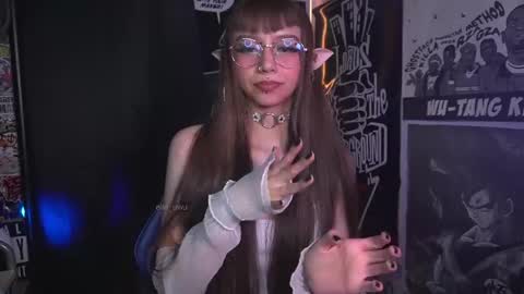 Snapshot of elle_uwu chatting on 04-21-26, 10:56 follow me on instagram . online show from 04-21-26, 10:56