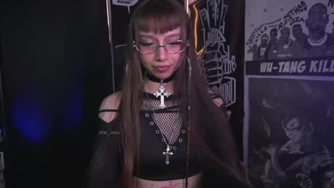 Snapshot of elle_uwu chatting on 04-29-26, 05:41 follow me on instagram . online show from 04-29-26, 05:41