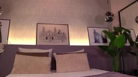 Elle Diane online show from 02-20-25, 12:52