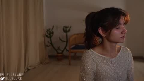 Linda Restrepo online show from 02-06-25, 02:44