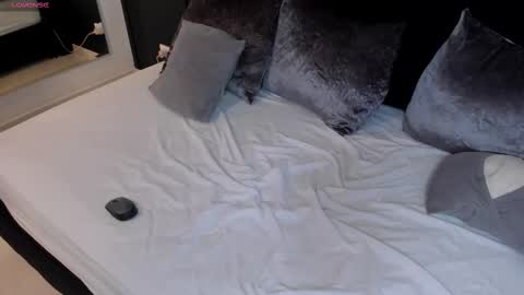 Snapshot of ellen_grace chatting on 09-23-25, 09:01 Ellen online show from 09-23-25, 09:01