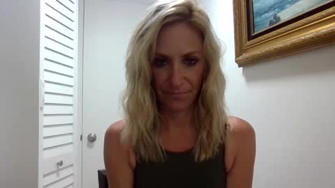 ElleNV online show from 10-07-25, 12:24