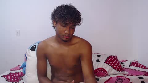 Snapshot of ellie_andy19 chatting on 01-09-25, 06:59 kev dani online show from 01-09-25, 06:59