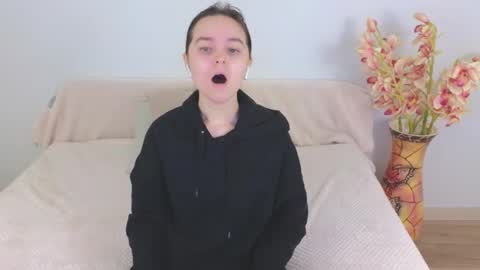 Snapshot of ellie_babyy chatting on 02-25-25, 09:09 Ellie online show from 02-25-25, 09:09