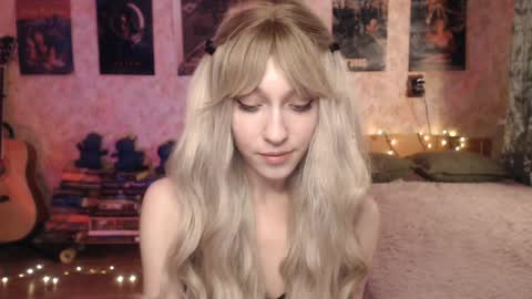 ellie_friendly online show from 01-15-25, 12:15