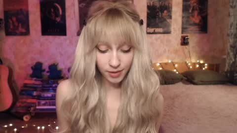 ellie_friendly online show from 01-22-25, 12:38