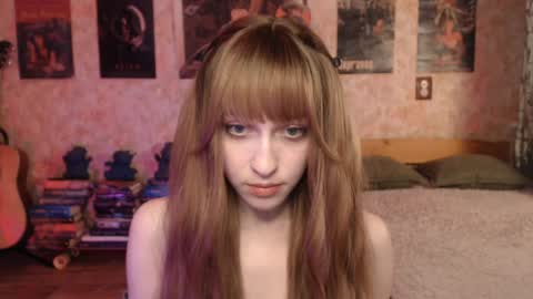 ellie_friendly online show from 04-04-26, 12:13
