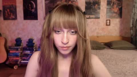 Snapshot of ellie_friendly chatting on 06-08-26, 12:16 ellie_friendly online show from 06-08-26, 12:16