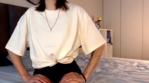 Snapshot of ellie_hollow chatting on 09-10-25, 07:30 Ellie online show from 09-10-25, 07:30