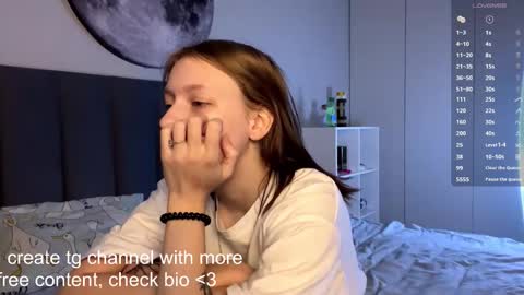 Snapshot of ellie_hollow chatting on 11-02-25, 07:00 Ellie online show from 11-02-25, 07:00