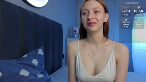 Snapshot of ellie_hollow chatting on 11-12-25, 07:09 Ellie online show from 11-12-25, 07:09