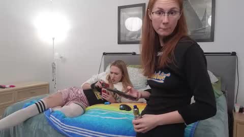 Snapshot of ellie_murphy chatting on 10-12-25, 06:56 Ellie Murphy online show from 10-12-25, 06:56