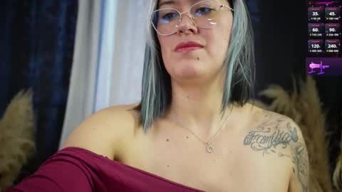 Snapshot of ellie_ramos chatting on 11-06-25, 01:45 Ellie Ramos online show from 11-06-25, 01:45