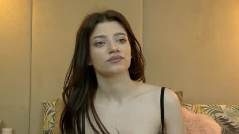 Snapshot of ellie_west chatting on 07-19-26, 05:11 EllieWest online show from 07-19-26, 05:11