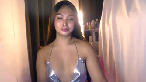 Snapshot of elliecummers chatting on 06-15-26, 04:53 ellie online show from 06-15-26, 04:53