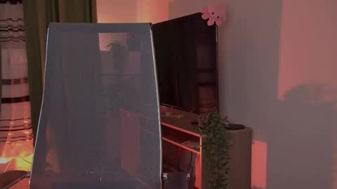 elliecutes online show from 05-25-26, 05:46
