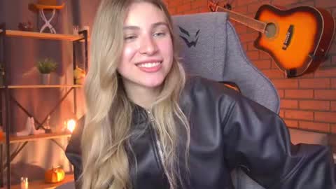 Snapshot of elliecutes chatting on 06-29-26, 10:15 elliecutes online show from 06-29-26, 10:15