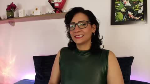 elliee1 online show from 04-18-26, 01:59