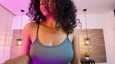 Snapshot of elliee_alves chatting on 06-26-26, 01:26 elliee_alves online show from 06-26-26, 01:26