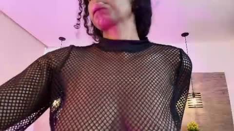 Snapshot of elliee_alves chatting on 07-28-26, 03:21 elliee_alves online show from 07-28-26, 03:21