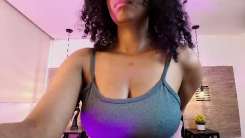 Snapshot of elliee_alves chatting on 08-05-26, 03:04 elliee_alves online show from 08-05-26, 03:04