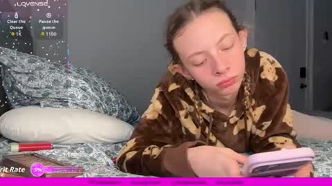 ellie online show from 06-26-26, 04:50