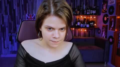 Snapshot of elliemurler chatting on 10-09-25, 10:35 elliemurler online show from 10-09-25, 10:35