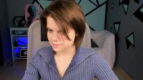 Snapshot of elliemurler chatting on 10-15-25, 08:47 elliemurler online show from 10-15-25, 08:47