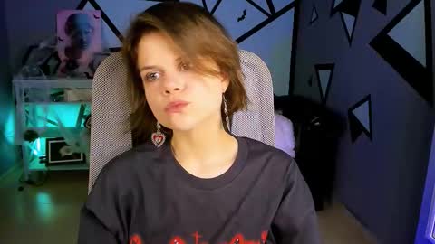 Snapshot of elliemurler chatting on 10-22-25, 09:09 elliemurler online show from 10-22-25, 09:09