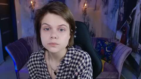 Snapshot of elliemurler chatting on 10-27-25, 09:02 elliemurler online show from 10-27-25, 09:02