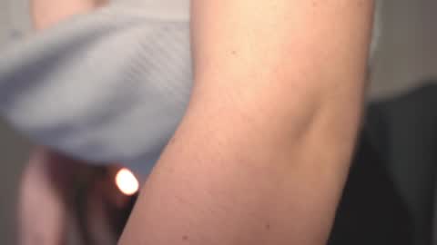 Snapshot of elliephant_ chatting on 01-13-25, 06:38 just Emily online show from 01-13-25, 06:38