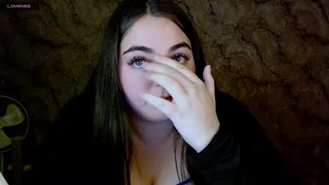 Ellie online show from 09-29-25, 04:01