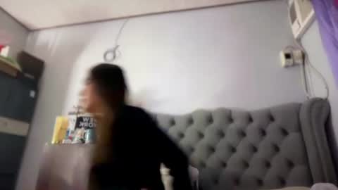 ellie online show from 07-10-26, 01:14