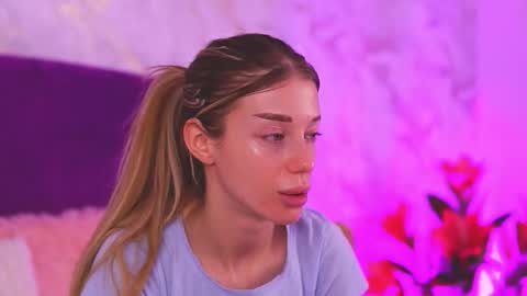 Snapshot of ellinanuria chatting on 02-24-26, 04:43 EllinaNuria online show from 02-24-26, 04:43