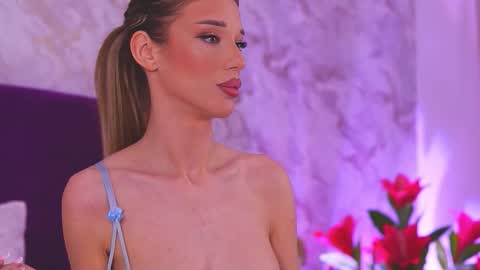 EllinaNuria online show from 03-09-26, 06:12