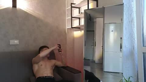 Snapshot of elliot_muscle04 chatting on 05-08-26, 04:23 elliot_muscle04 online show from 05-08-26, 04:23