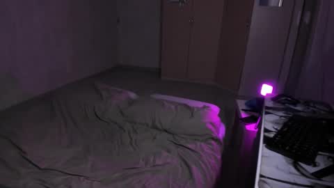 elliot_winki online show from 11-24-25, 06:29