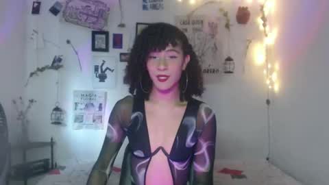 Snapshot of ellis_flowers chatting on 09-20-25, 08:43 . online show from 09-20-25, 08:43