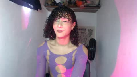 Snapshot of ellis_flowers chatting on 06-17-26, 09:05 . online show from 06-17-26, 09:05