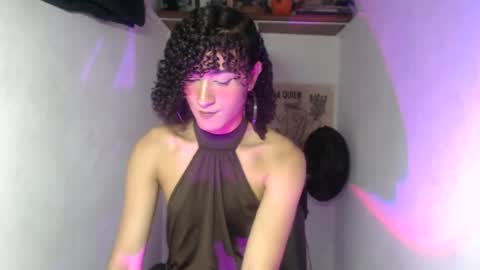 Snapshot of ellis_flowers chatting on 07-05-26, 12:17 . online show from 07-05-26, 12:17