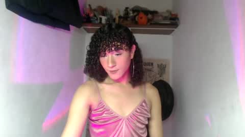 Snapshot of ellis_flowers chatting on 07-06-26, 11:51 . online show from 07-06-26, 11:51