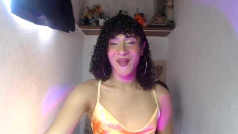 Snapshot of ellis_flowers chatting on 07-18-26, 07:17 . online show from 07-18-26, 07:17