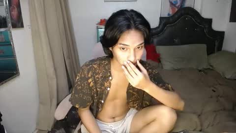 Snapshot of ellorrey chatting on 10-18-25, 01:19 ELLORREY online show from 10-18-25, 01:19