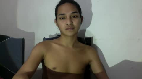 Snapshot of ellorrey chatting on 06-19-26, 07:56 ELLORREY online show from 06-19-26, 07:56