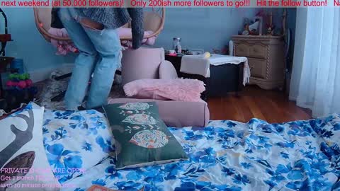 Snapshot of ells_palace chatting on 12-26-24, 06:01 Ella Bella Bo Bella online show from 12-26-24, 06:01